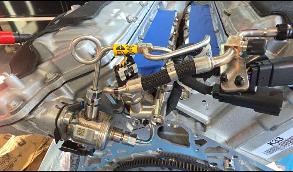 GM LFX 3.6 V6 long block engine